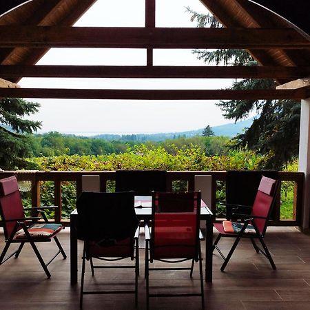 Klara Vendeghaz Villa Badacsonyörs Buitenkant foto