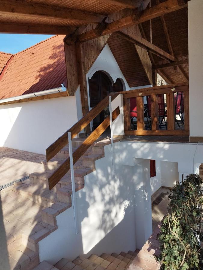 Klara Vendeghaz Villa Badacsonyörs Buitenkant foto