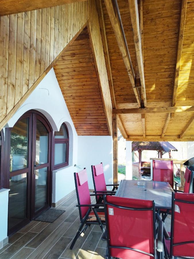 Klara Vendeghaz Villa Badacsonyörs Buitenkant foto
