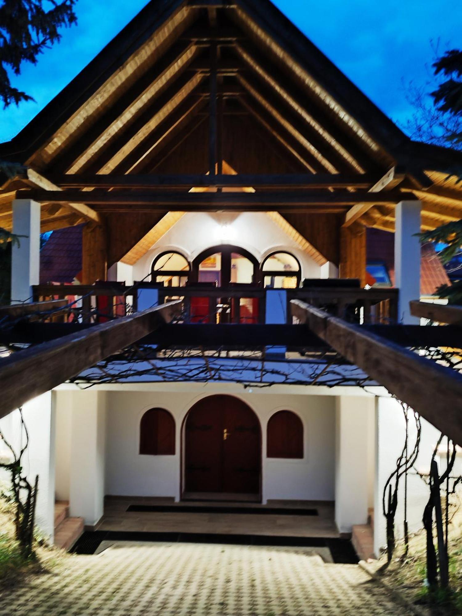 Klara Vendeghaz Villa Badacsonyörs Buitenkant foto
